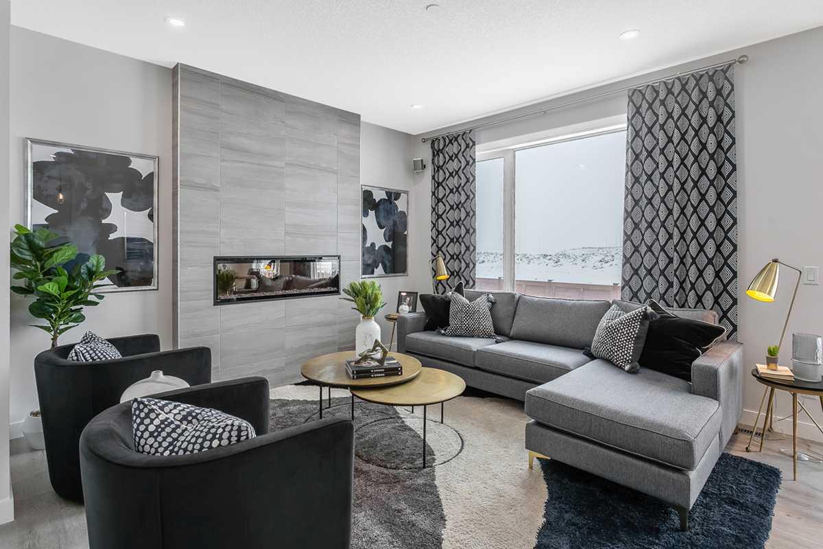 286 Hotchkiss Mnr SE, Calgary, AB T3S 0J8