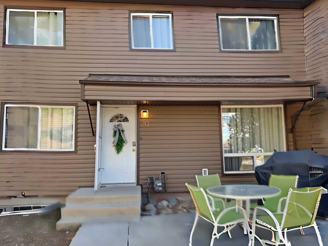 5215 6 Avenue Unit 20, Edson, AB T7E 1K9