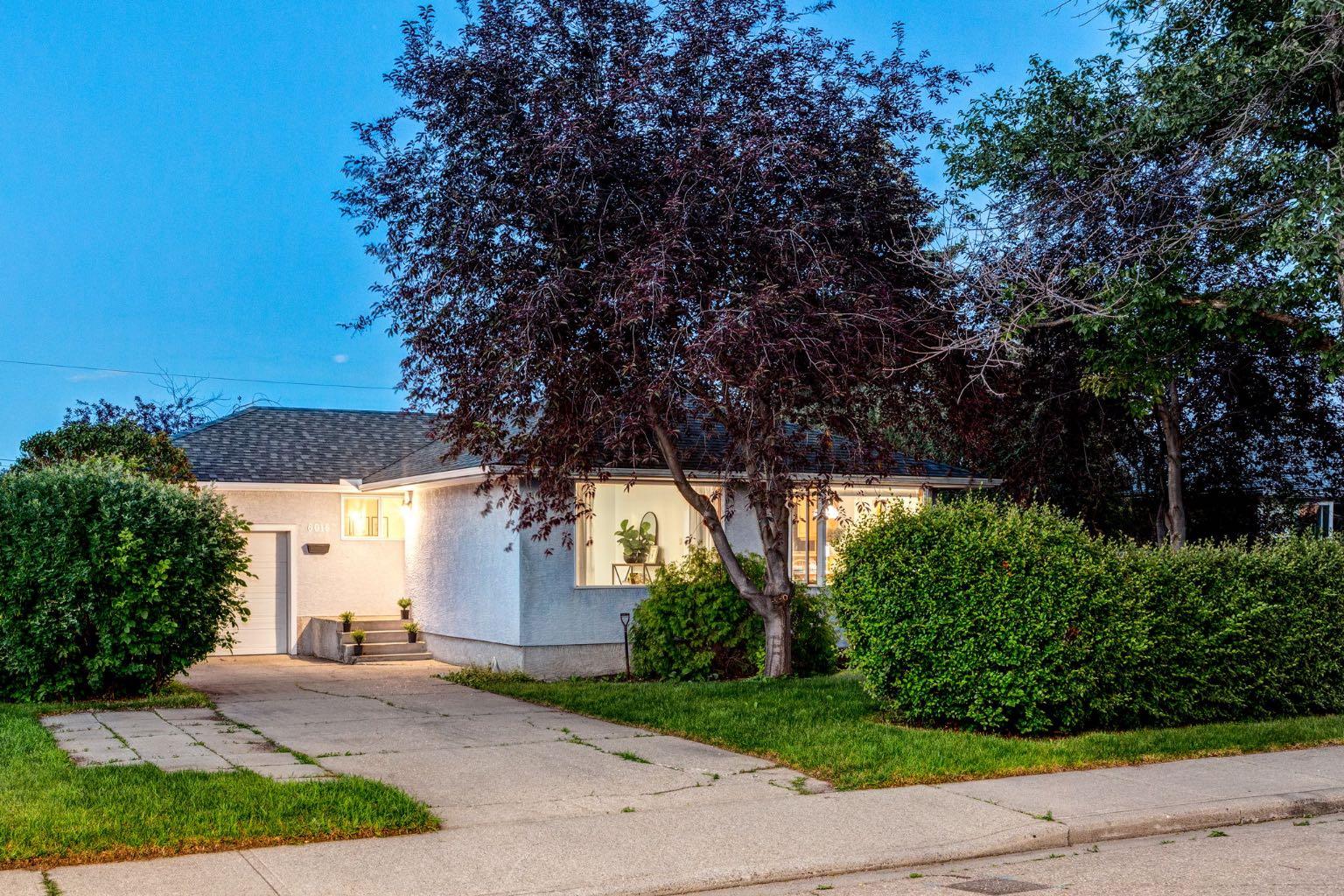 6016 Thornburn Dr NW, Calgary, AB T2K 3P7