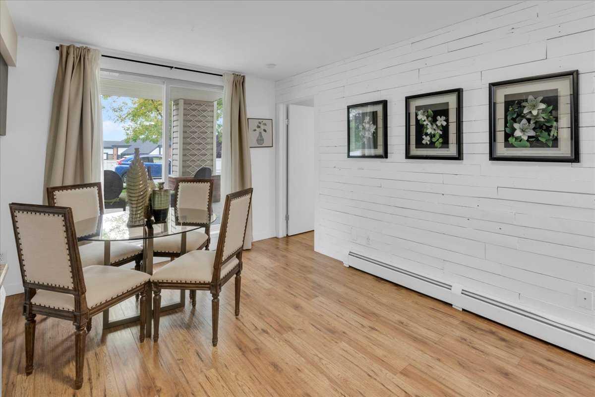 17 Country Village Bay Ne Unit 103, Calgary, AB T3K 5Z3