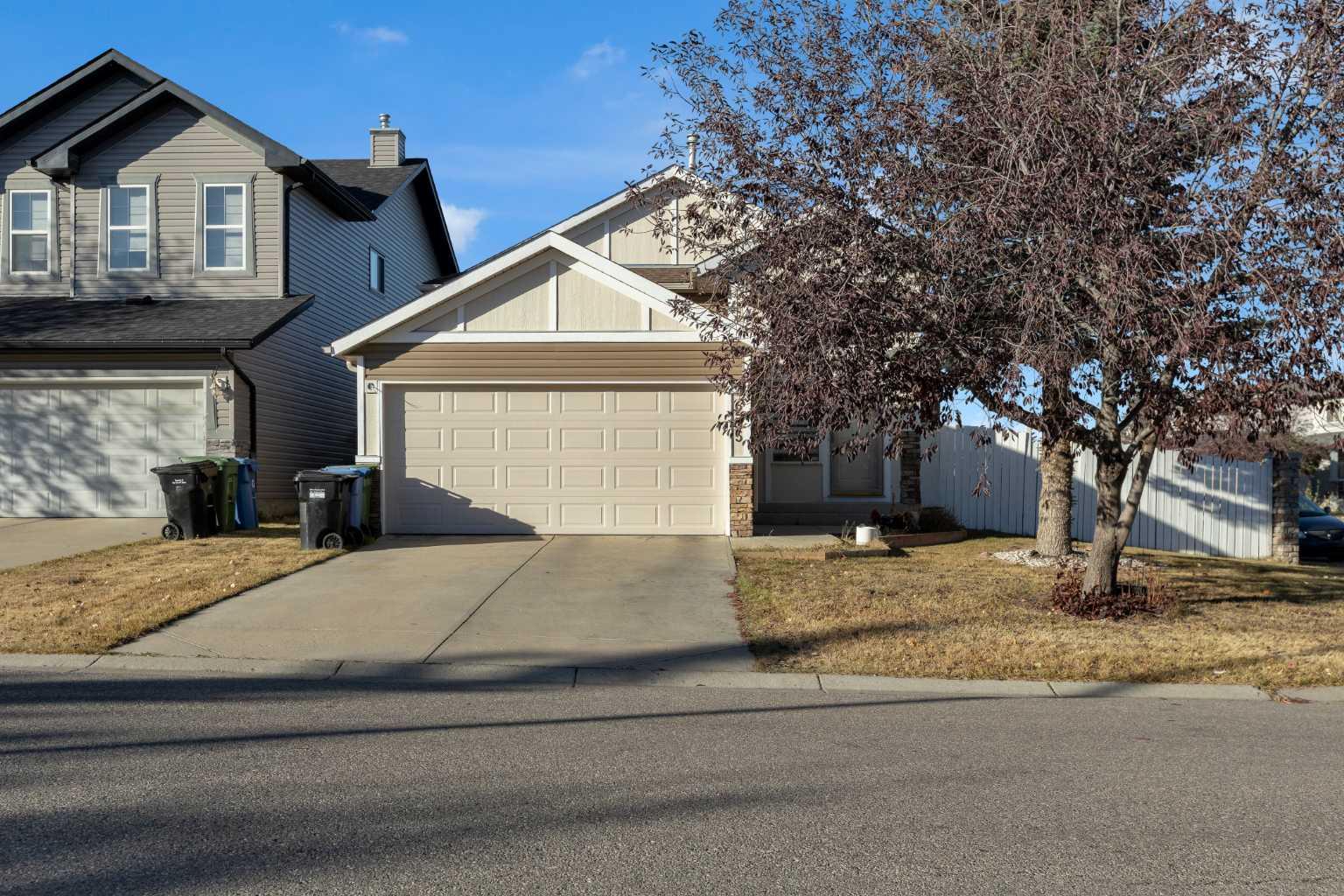 255 Panamount Ln NW, Calgary, AB T3K 5Y3