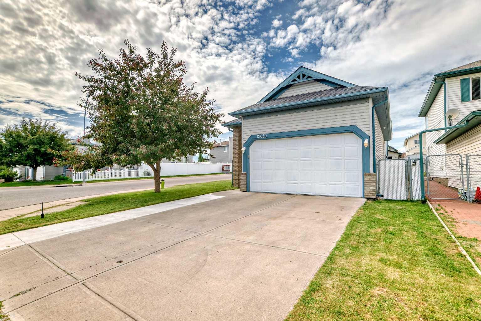 12650 Coventry Hills Way NE, Calgary, AB T3K 4Z7