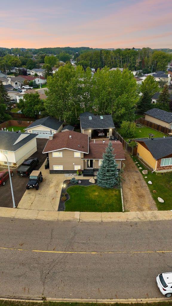 141 Hillcrest Dr, Fort Mcmurray, AB T9H 3T7
