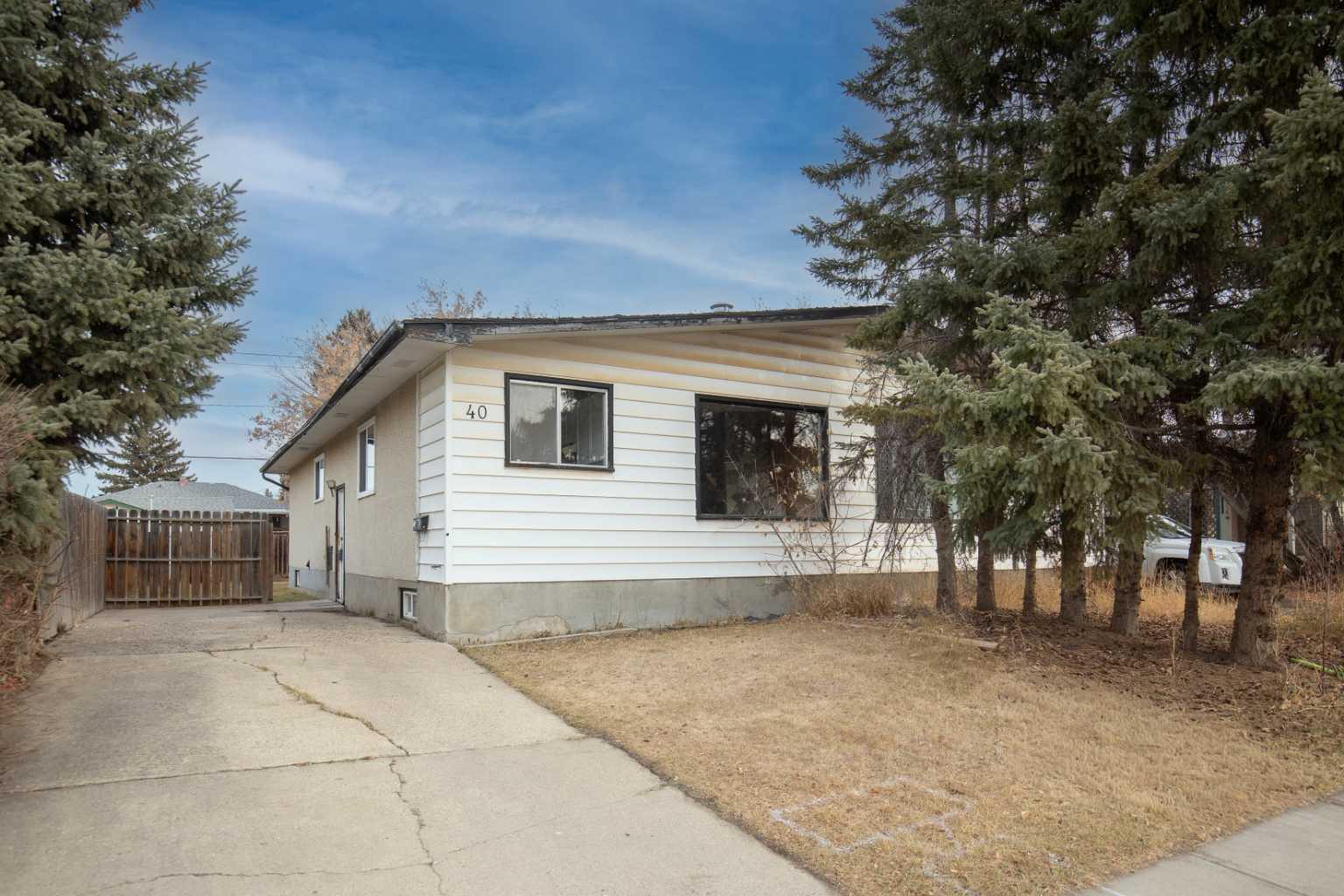 40 Wells St, Red Deer, AB T4N 5Y3