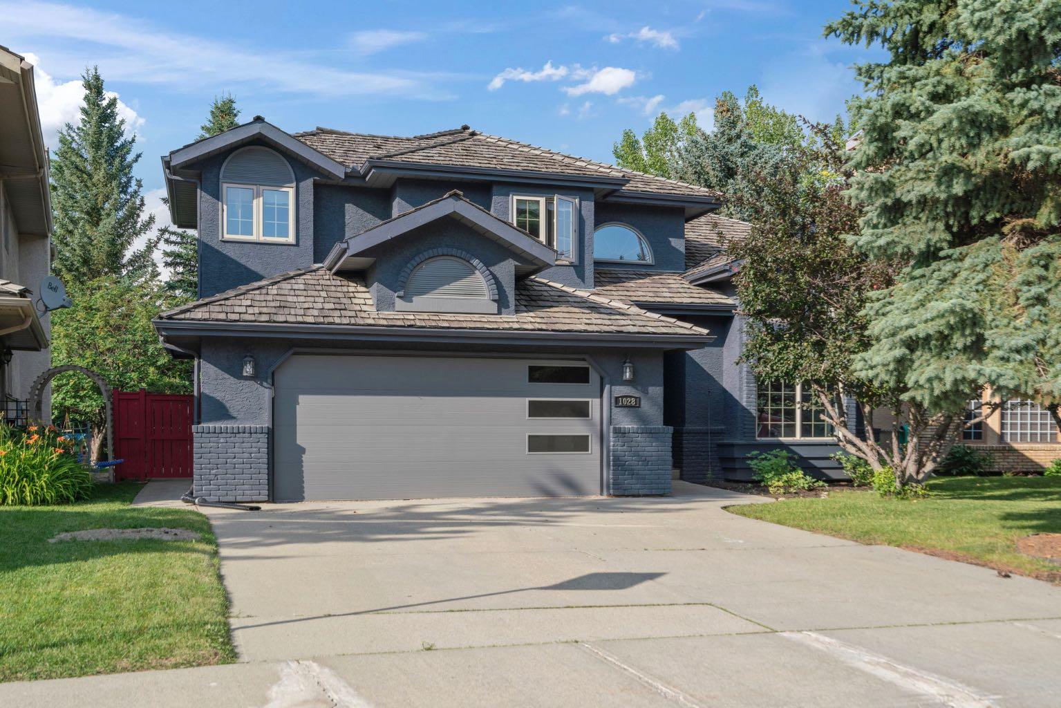 1028 Shawnee Dr SW, Calgary, AB T2Y 2T9