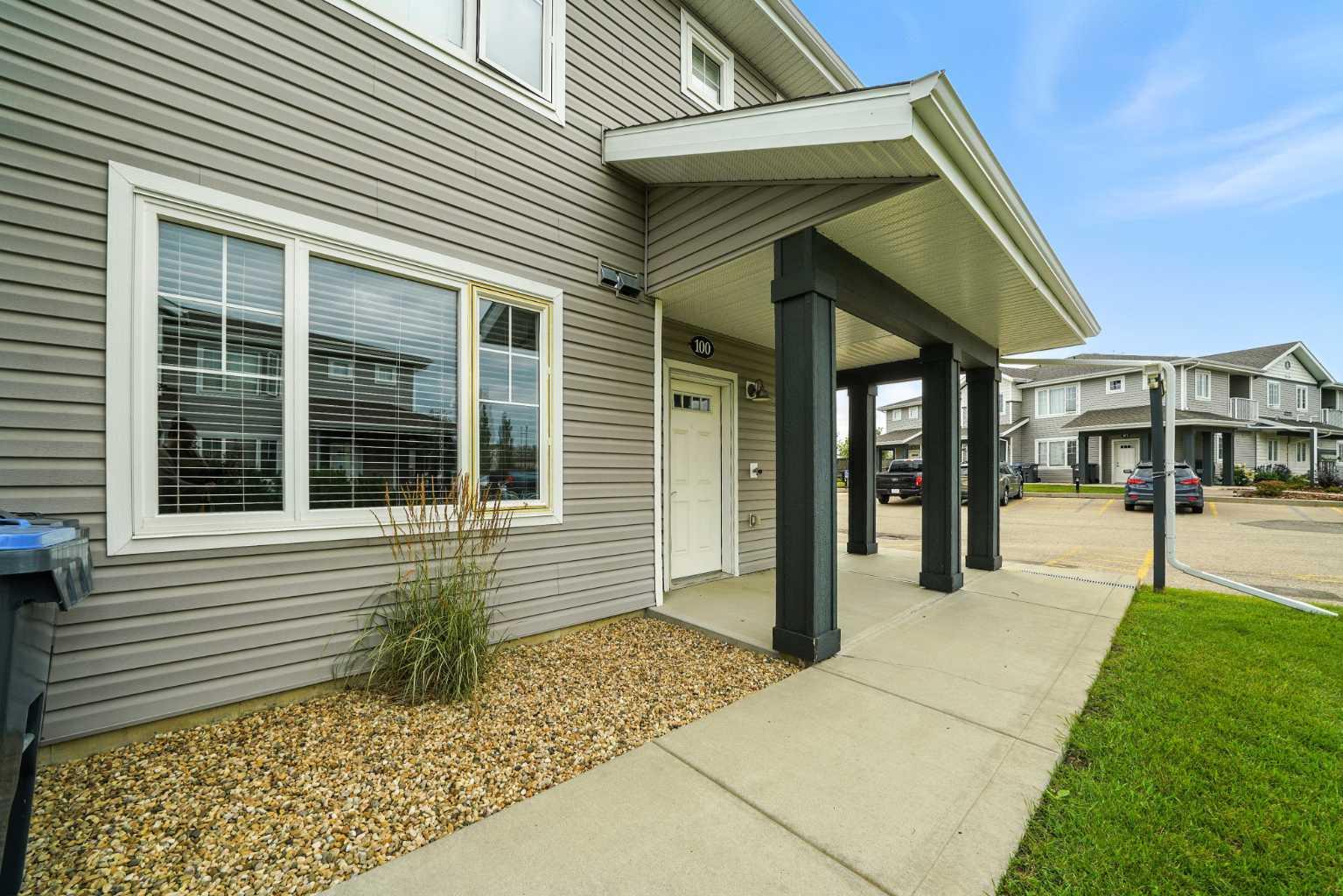 44 Reid Court Unit 100, Sylvan Lake, AB T4S 0L9