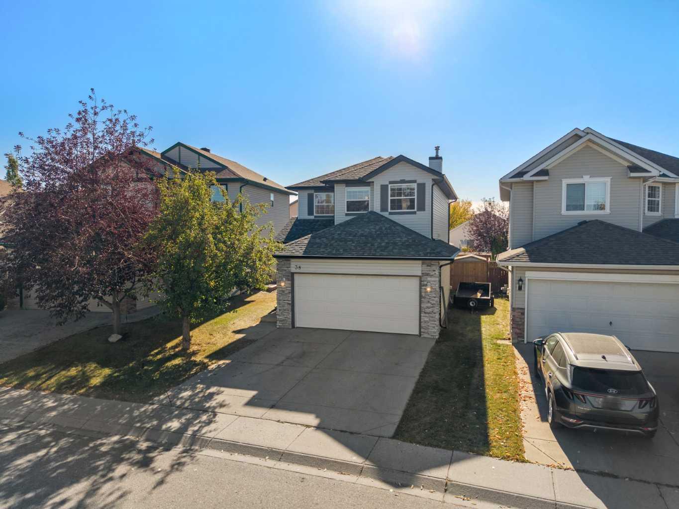 38 Harvest Park Cir NE, Calgary, AB T3K 4M8