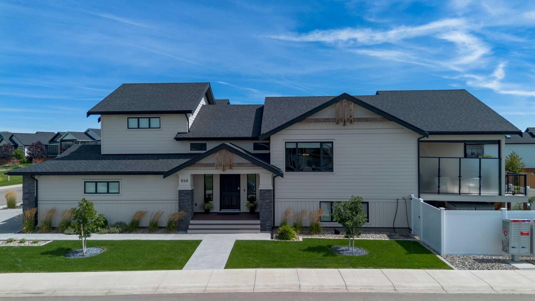 648 Sixmile Cres S, Lethbridge, AB T1K 8G4