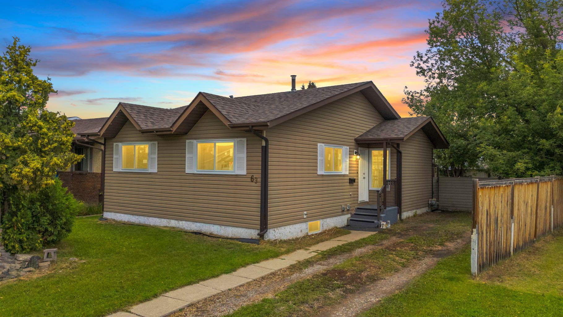 69 Erickson Dr, Red Deer, AB T4R 1X8