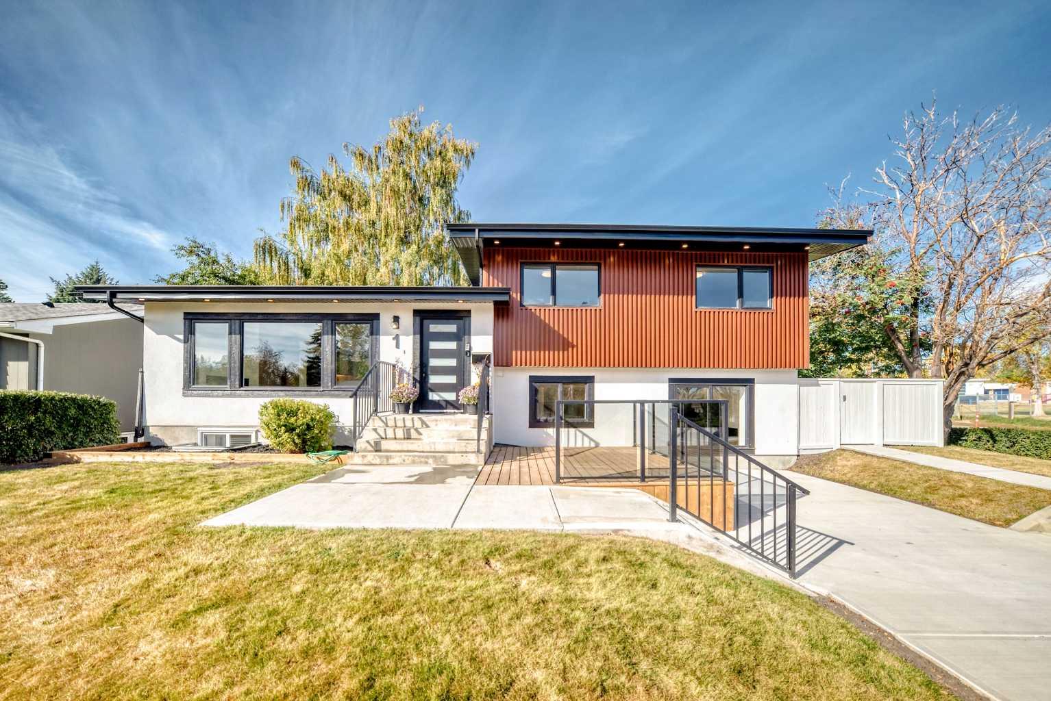 1 Cherovan Dr SW, Calgary, AB T2V 3X4