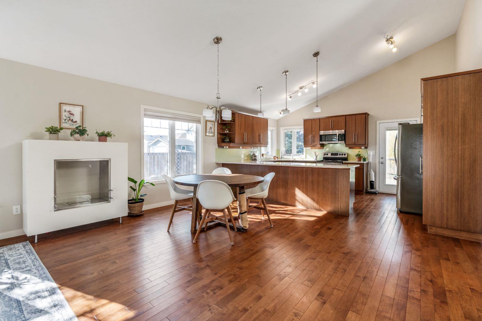 609 Sunridge Cres W, Lethbridge, AB T1J 0T3