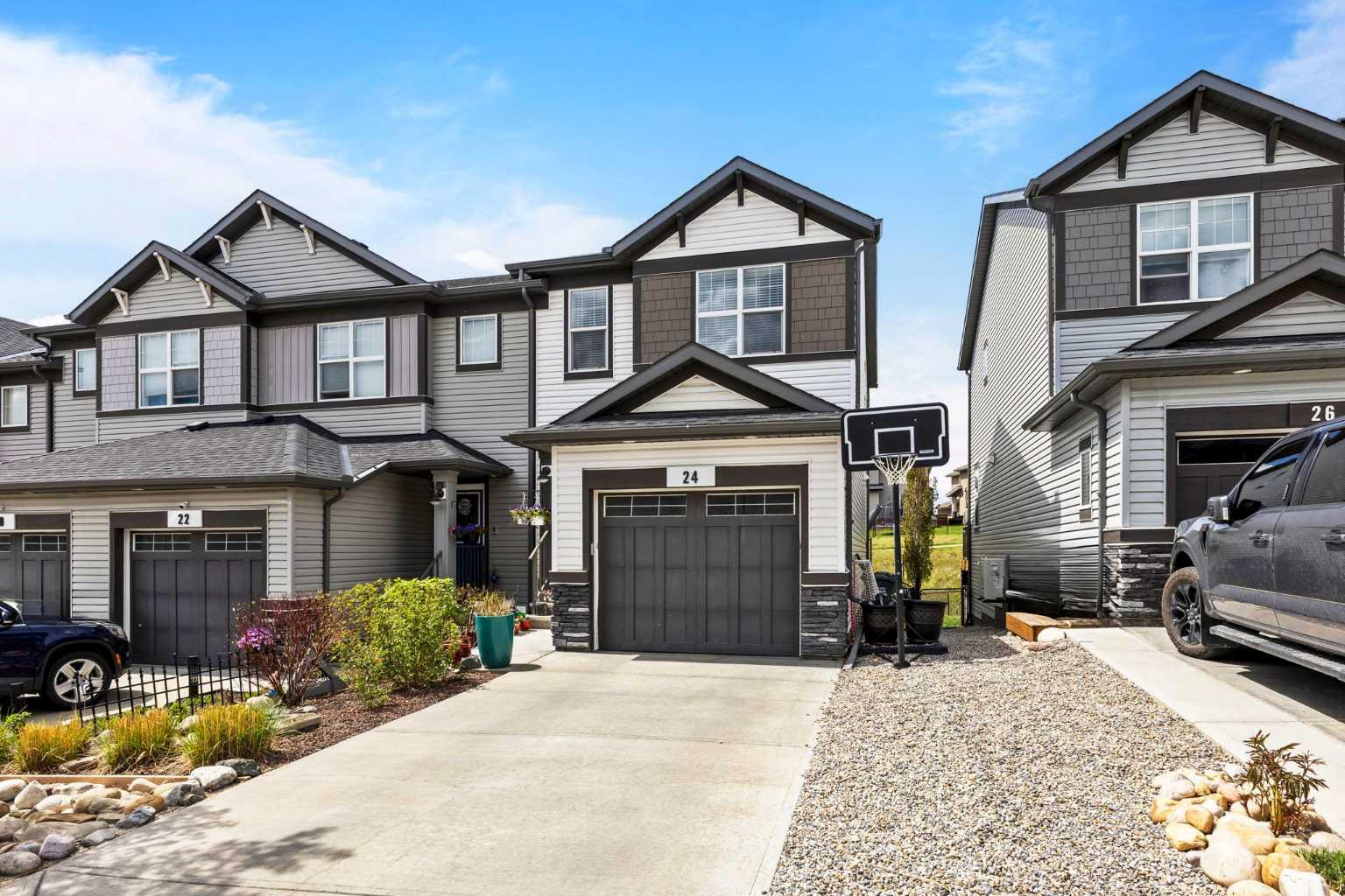 24 Heritage Vis, Cochrane, AB T4C 2N6