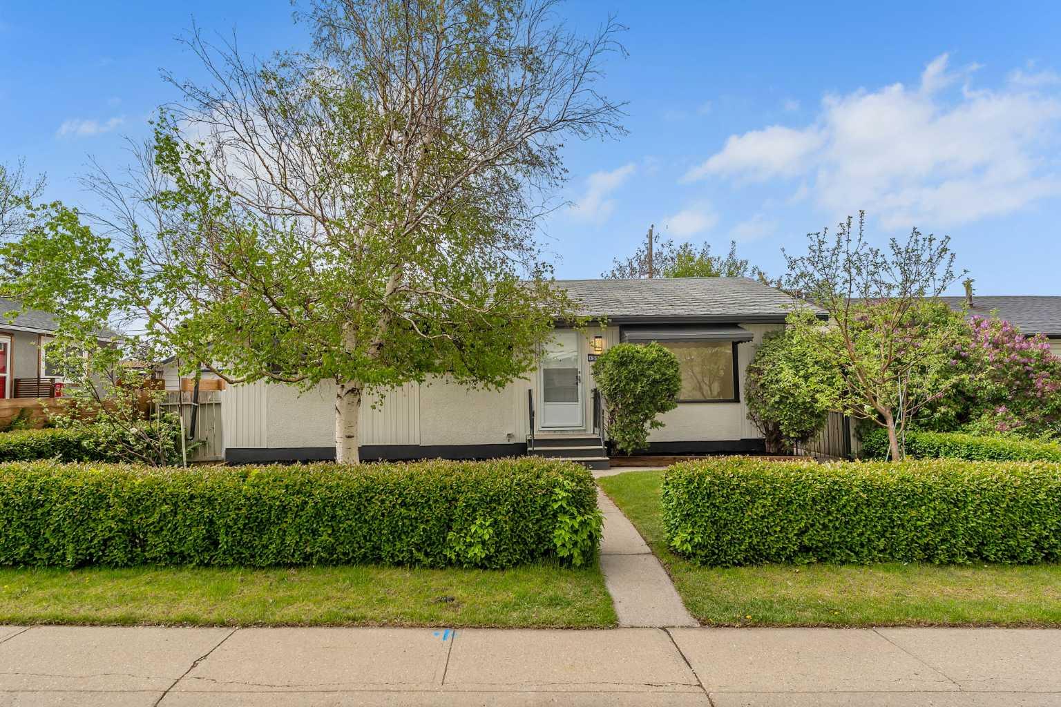 1512 Robson Cres SE, Calgary, AB T2A 1Y7