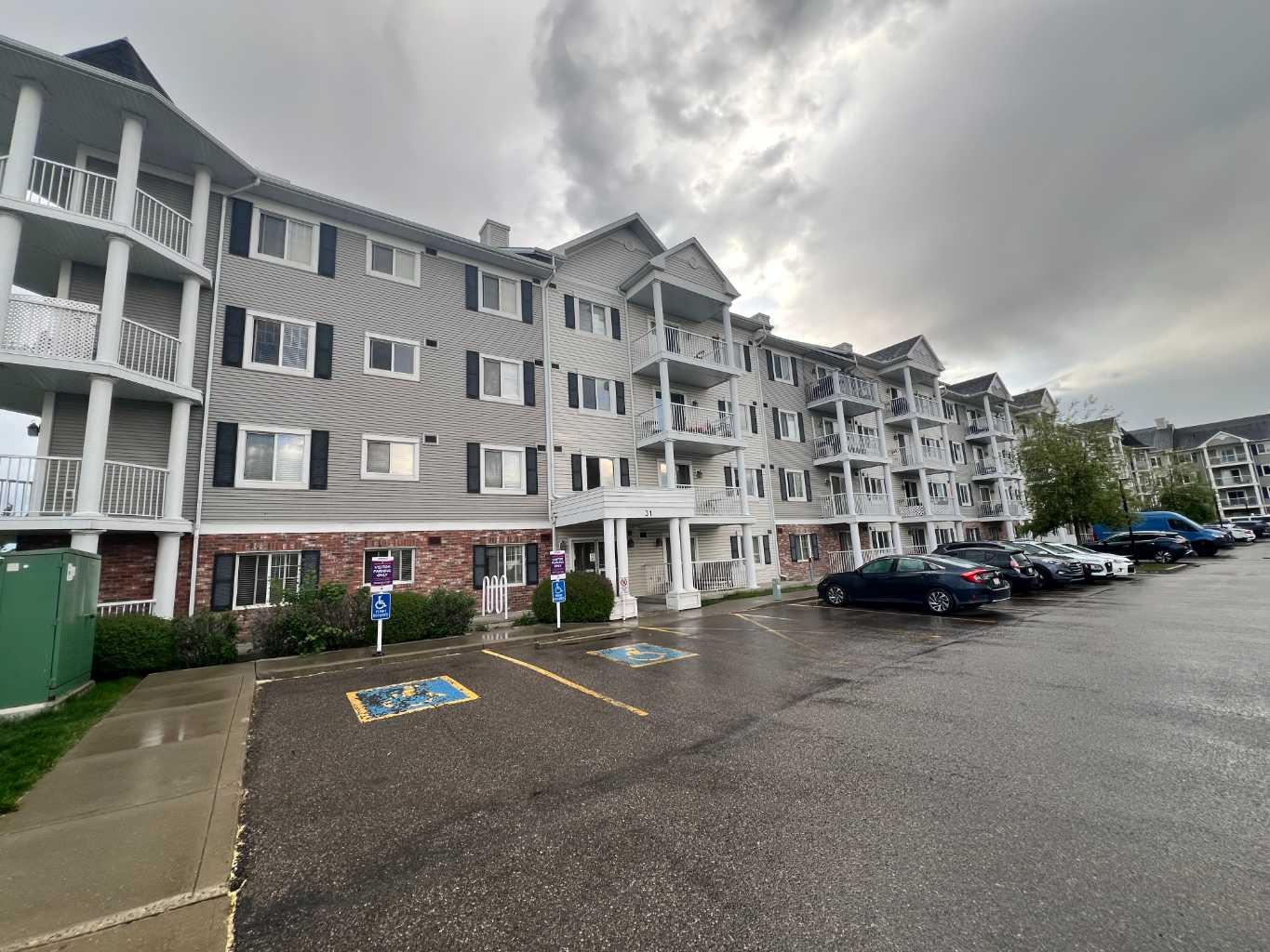 31 Country Village Manor Ne Unit 4108, Calgary, AB T3K 0T3