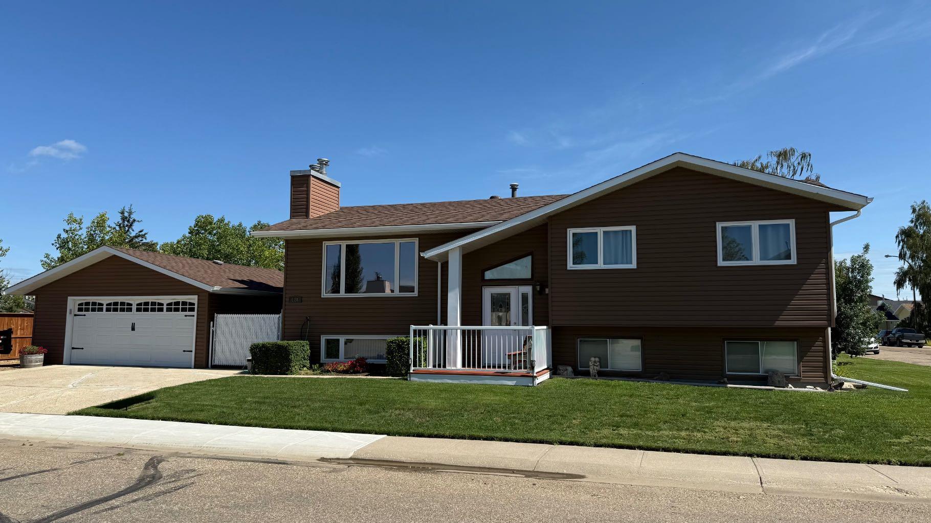 128 Winkler Dr, Hanna, AB T0J 1P0