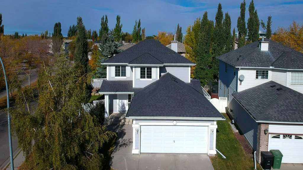 576 Douglas Glen Blvd SE, Calgary, AB T2Z 2W3