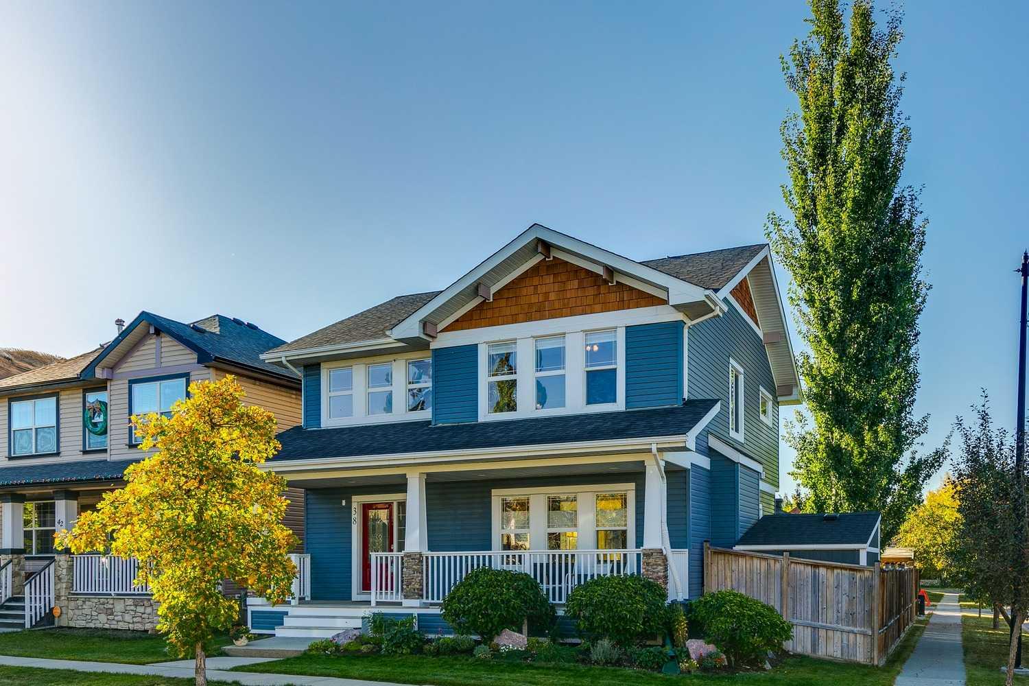 38 Prestwick Parade SE, Calgary, AB T2Z 4S6