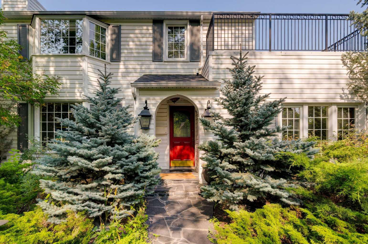 1332 Frontenac Ave SW, Calgary, AB T2T 1B8