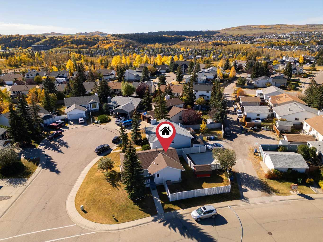 2 W Barrett Pl, Cochrane, AB T4C 1J5