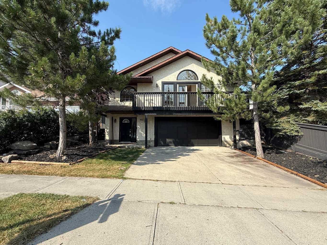 40 Millrise Dr SW, Calgary, AB T2Y 2C6