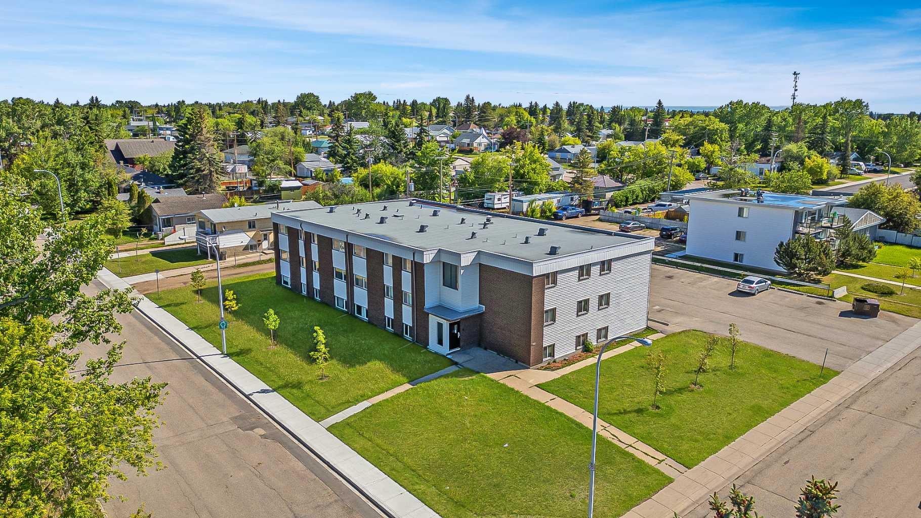 9656 Hillcrest Drive Unit 305, Grande Prairie, AB T8V 1B1