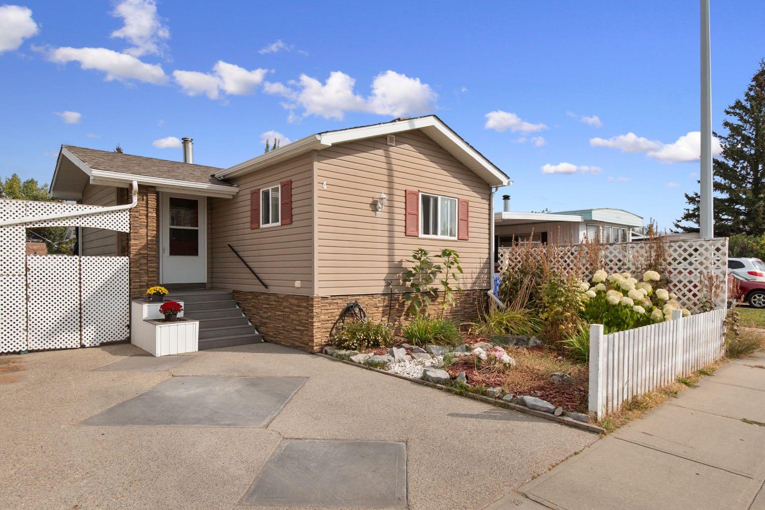 4 Birch Close, Olds, AB T4H 1M2