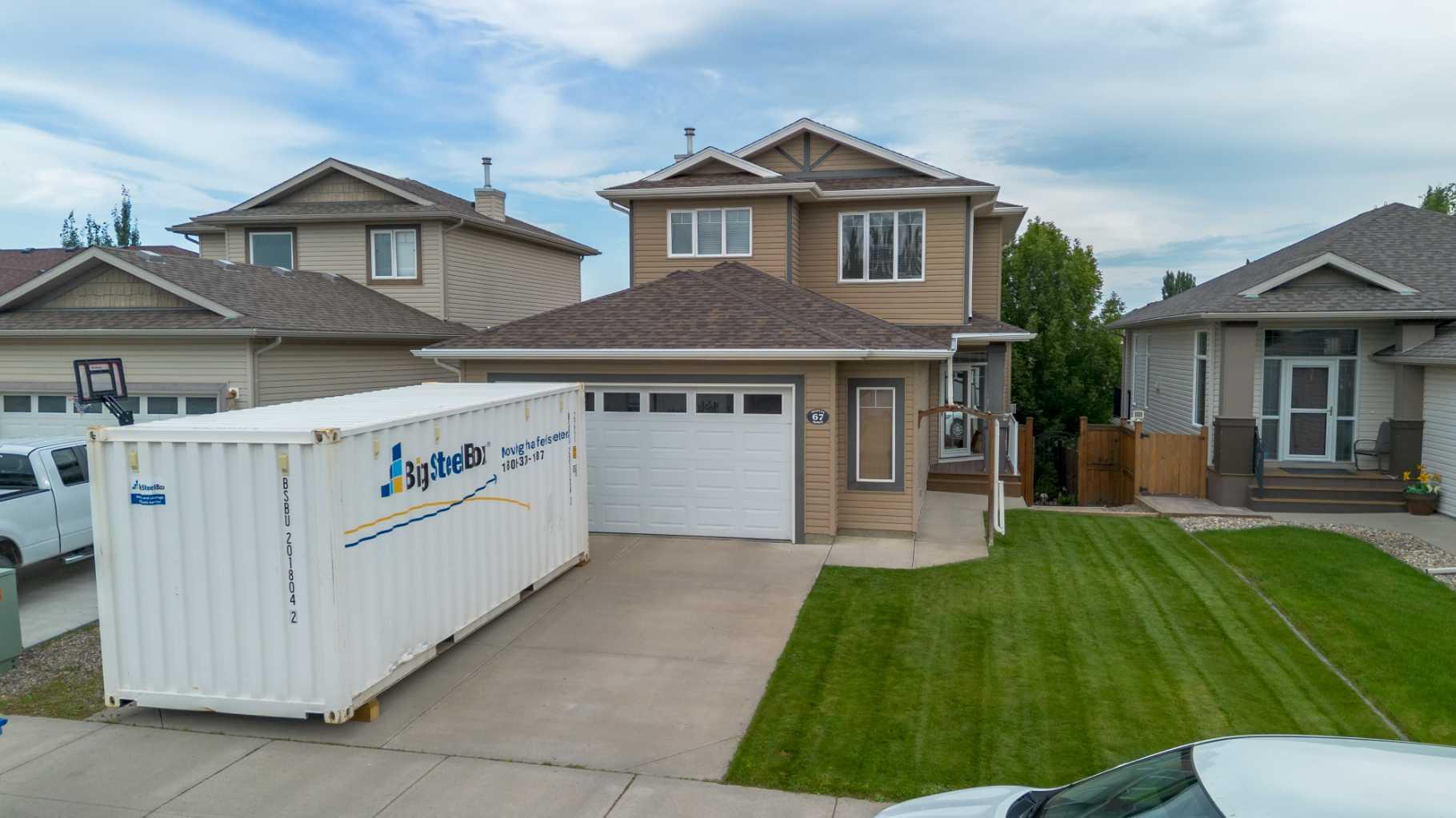 67 Jessie Robinson Close N, Lethbridge, AB T1H 3Y8