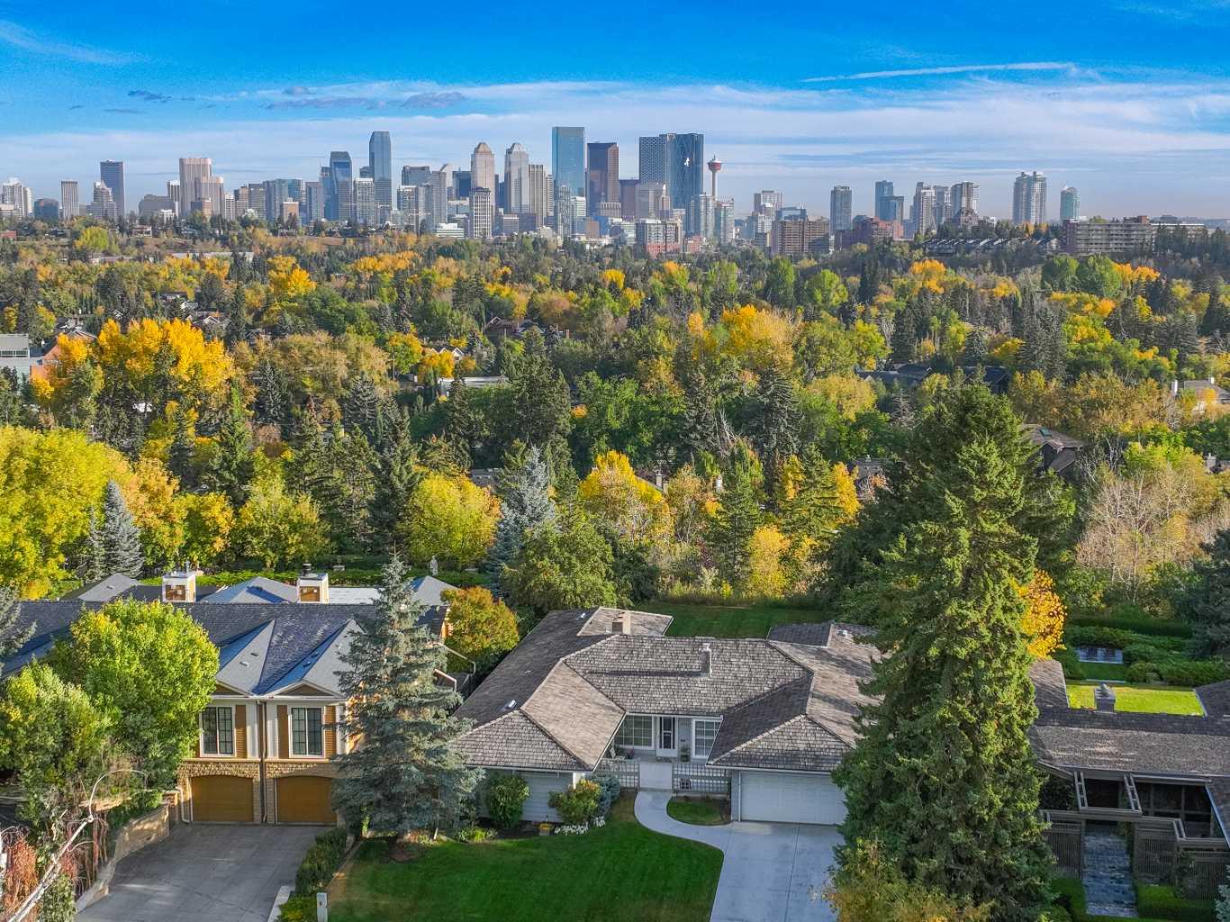 4235 Britannia Dr SW, Calgary, AB T2S 1J4