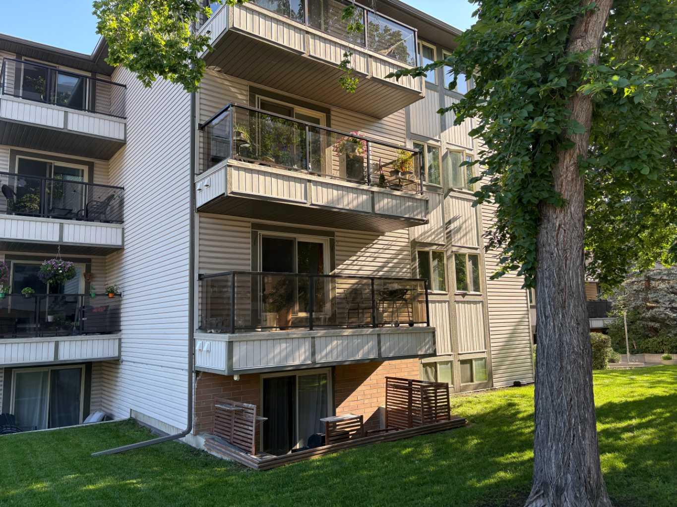 130 25 Avenue Sw Unit 201, Calgary, AB T2S 0M4