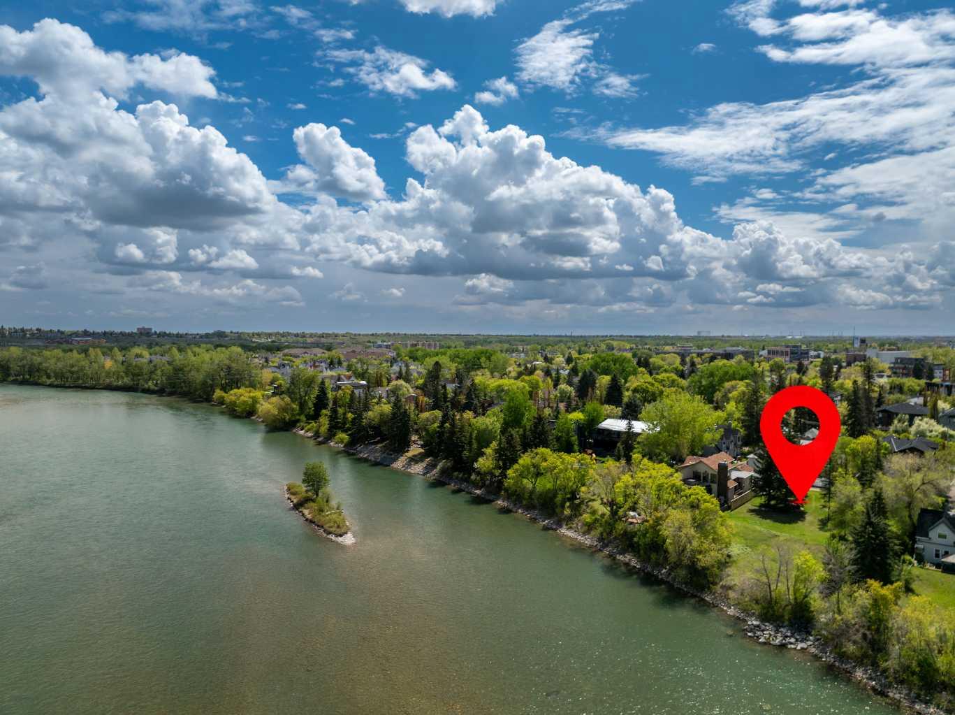 14 Major Stewart Ln SE, Calgary, AB T2G 2Z2