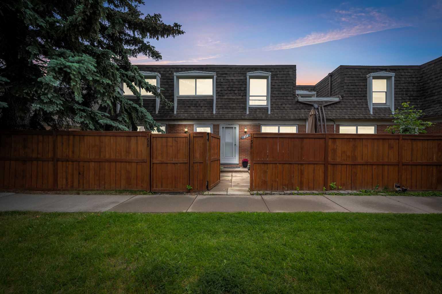 330 Canterbury Drive Sw Unit 151, Calgary, AB T2W 1H6