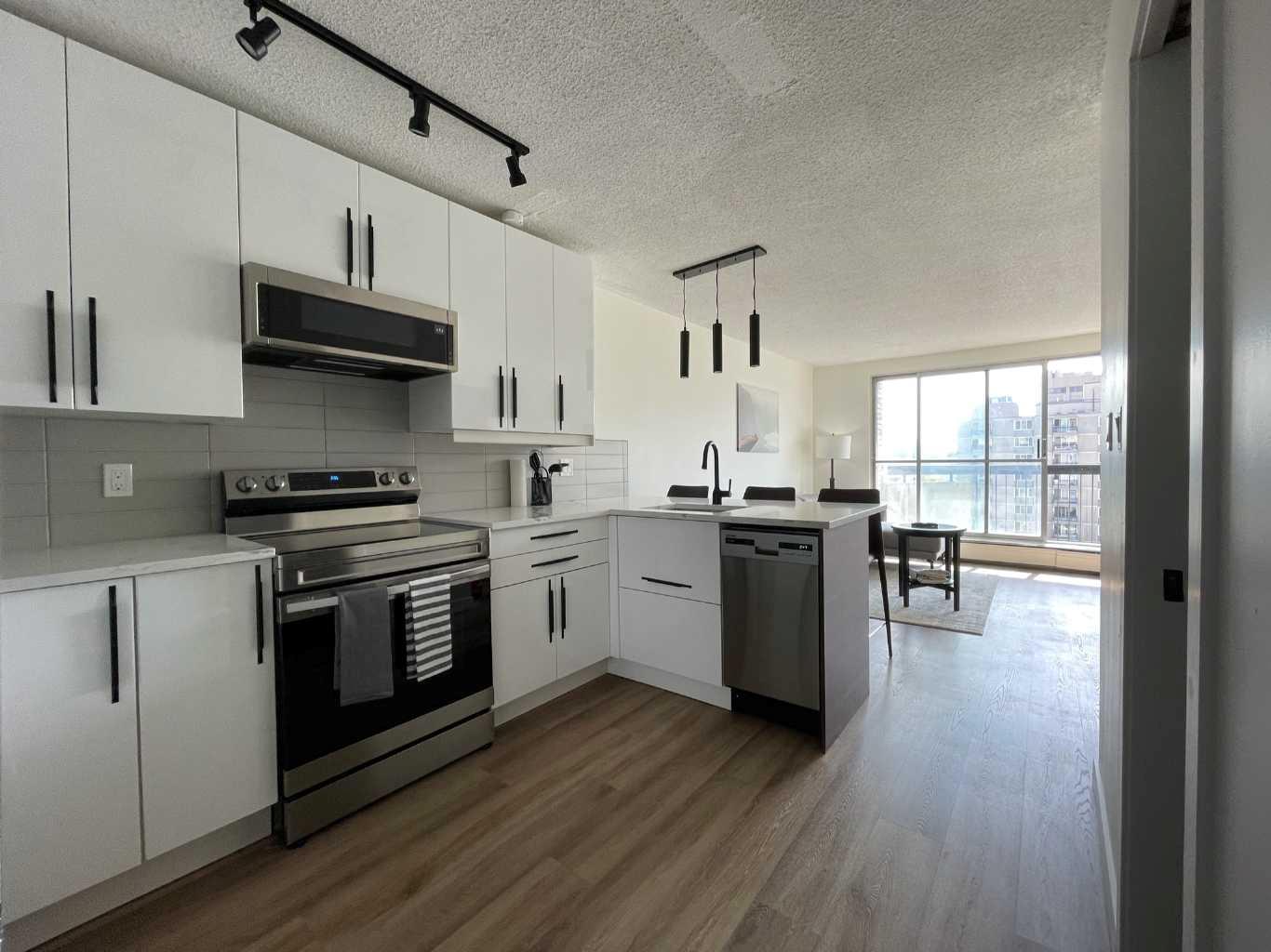340 14 Avenue Sw Unit 703, Calgary, AB T2R 0M4