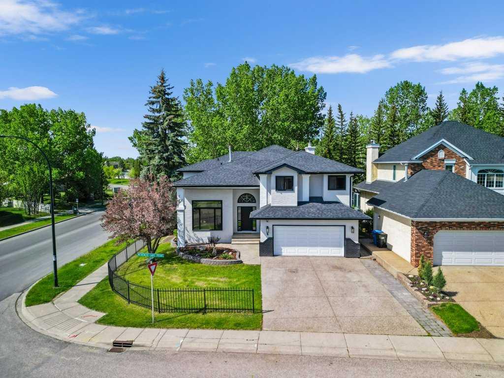 5 Mckenzie Lake Pt SE, Calgary, AB T2Z 1L7