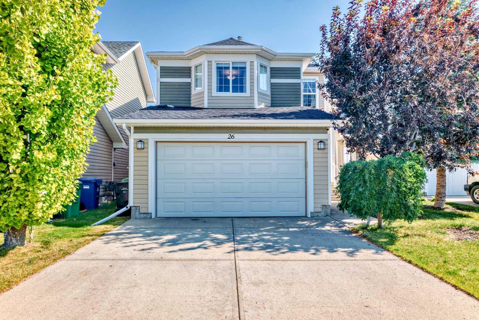 26 Royal Elm Dr NW, Calgary, AB T3G 5P7