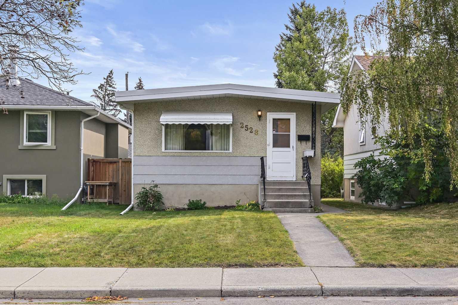 17 Street Nw Unit 2528 #a, Calgary, AB T2M 3S6