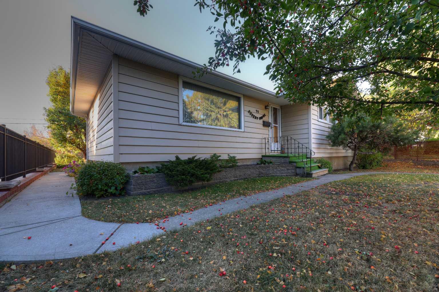 71 Rosery Dr NW, Calgary, AB T2K 1L4
