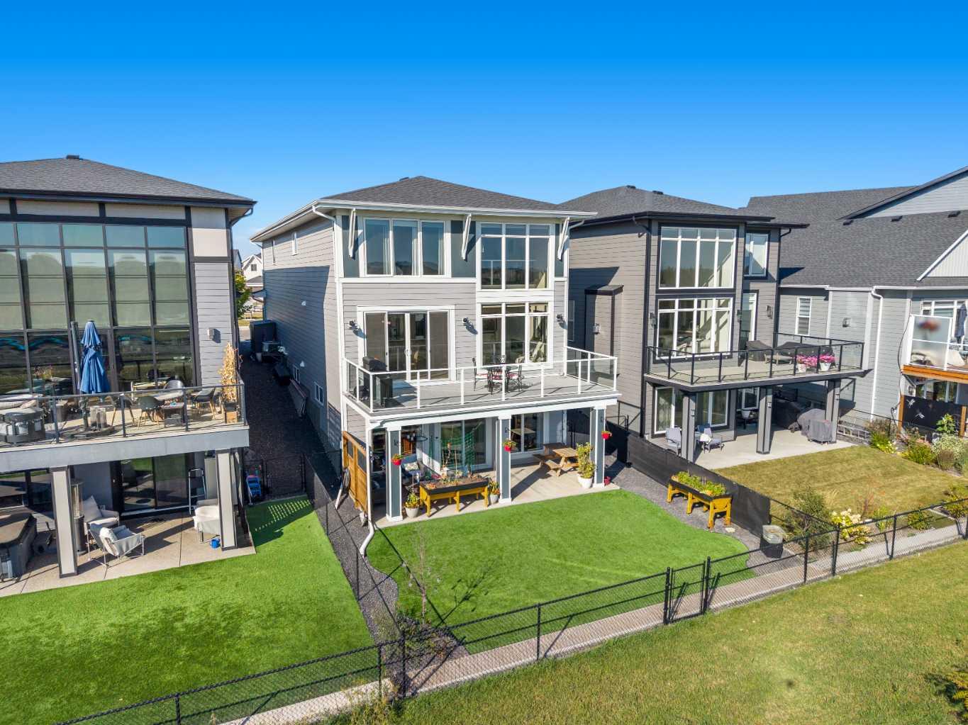 51 Creekstone Way SW, Calgary, AB T2X 4R4