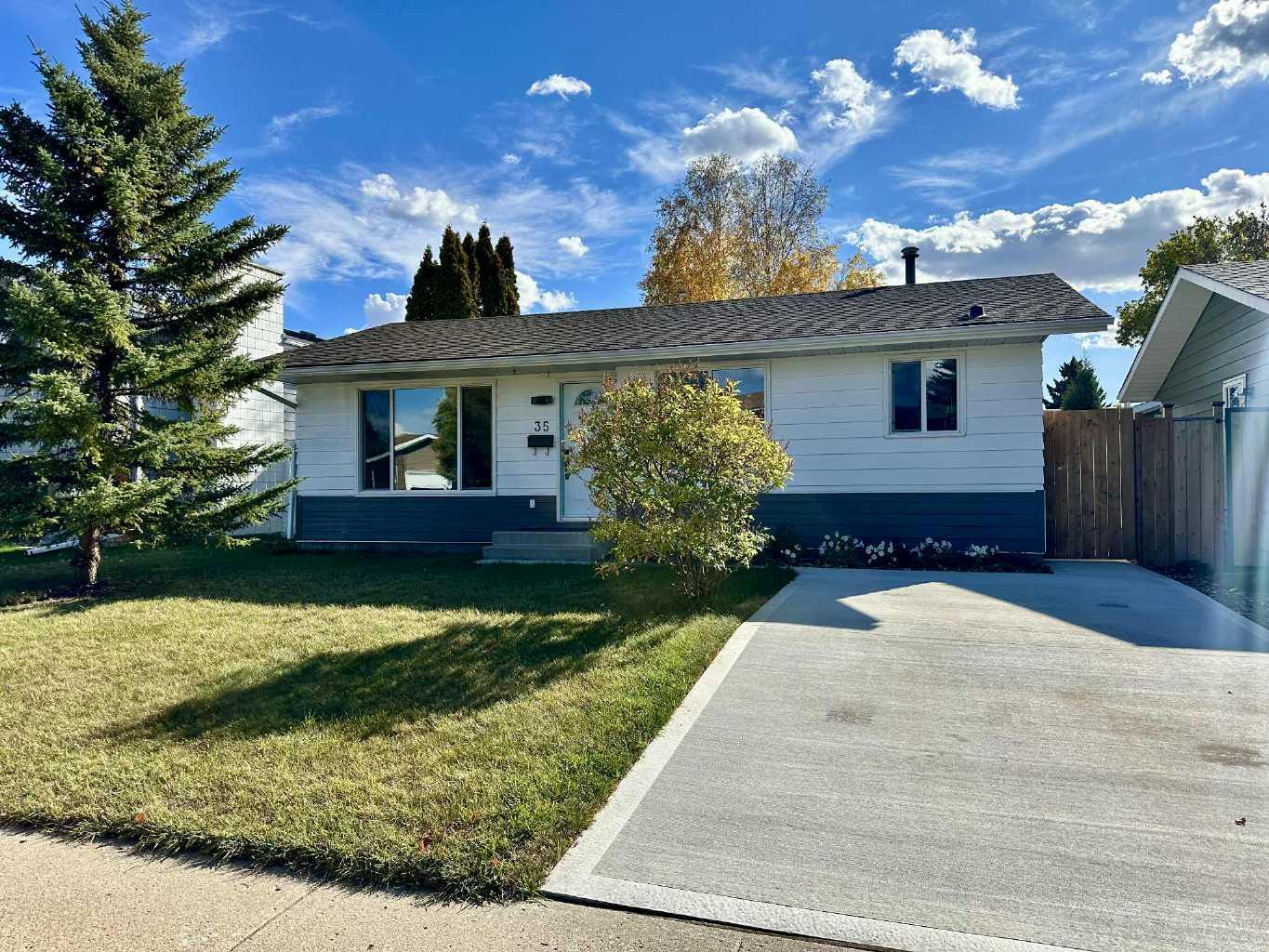 35 Cole St, Red Deer, AB T4P 2E5