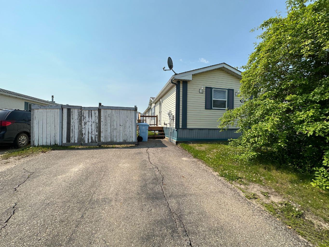 109 Hoehne St, Fort Mcmurray, AB T9K 2K8