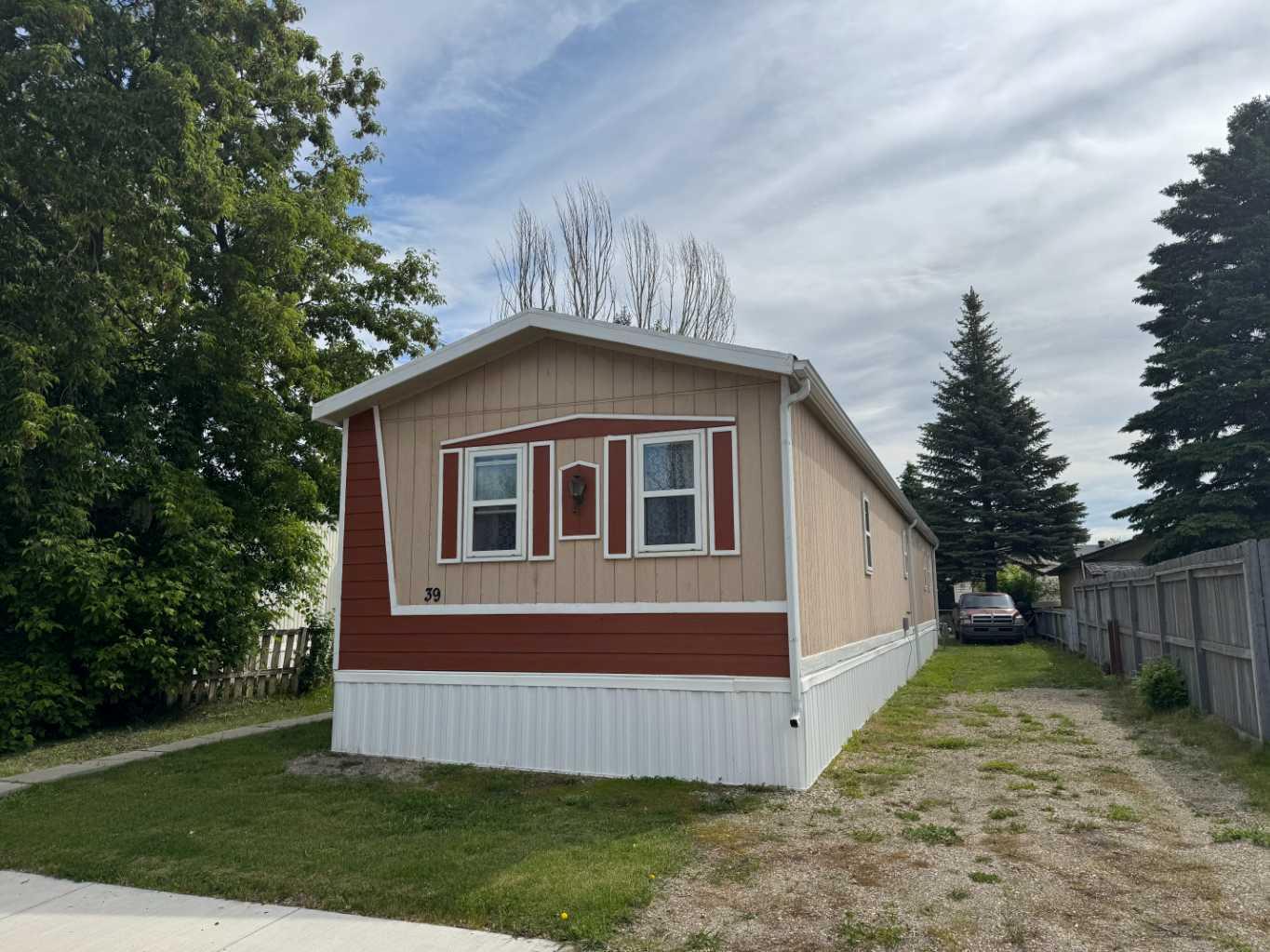 39 Norby Cres, Red Deer, AB T4P 2C6