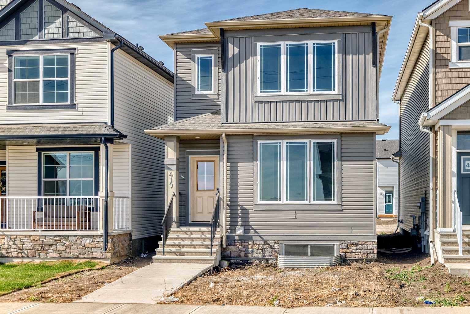 419 Hotchkiss Mnr SE, Calgary, AB T3S 0N3