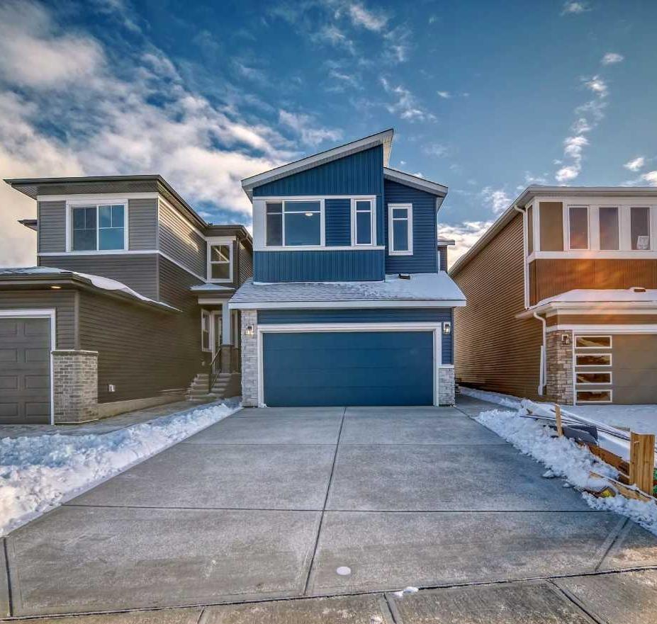 374 Corner Glen Way NE, Calgary, AB T3N 2P1