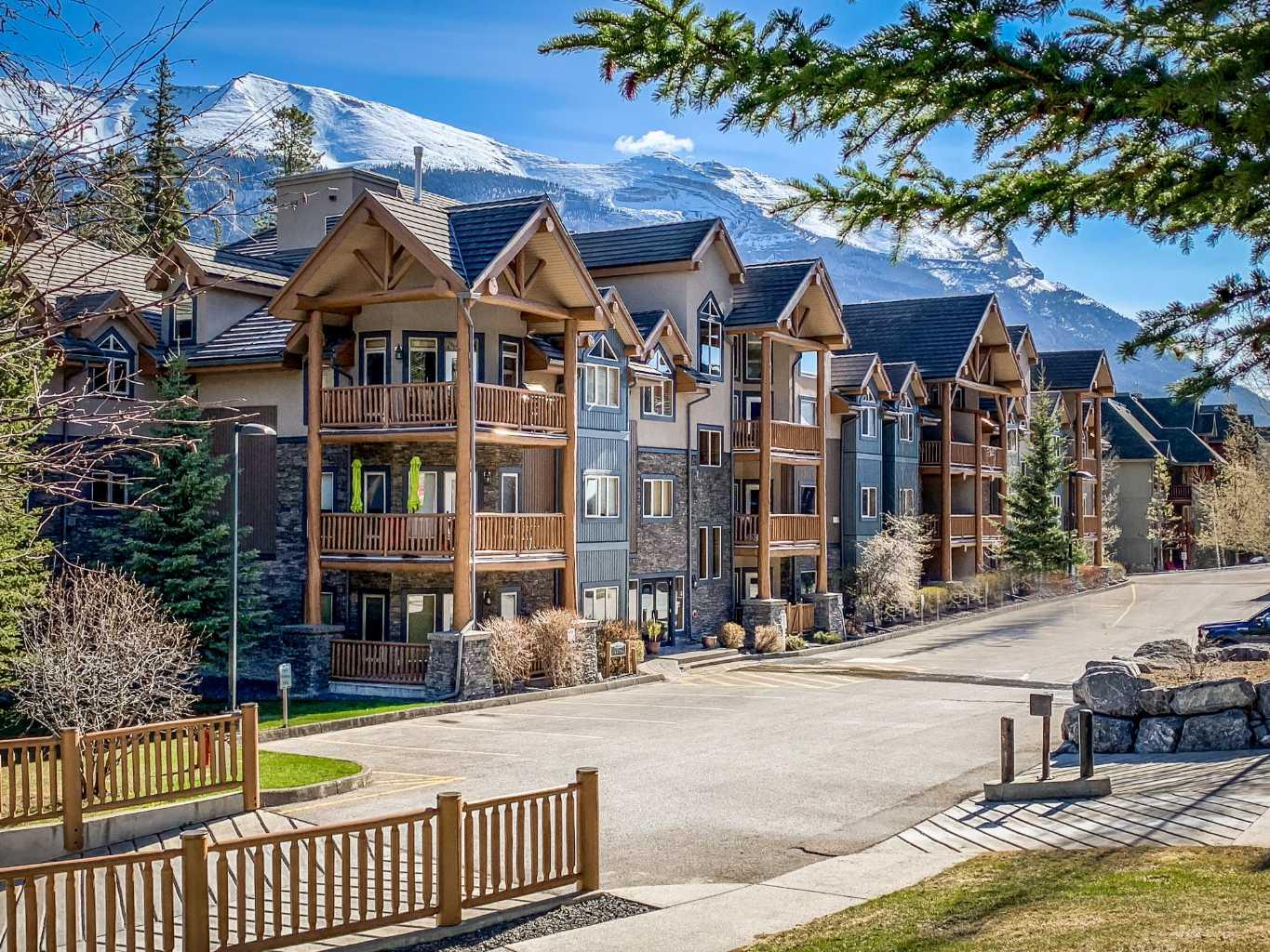 175 Crossbow Place Sw Unit 204, Canmore, AB T1W 3H7