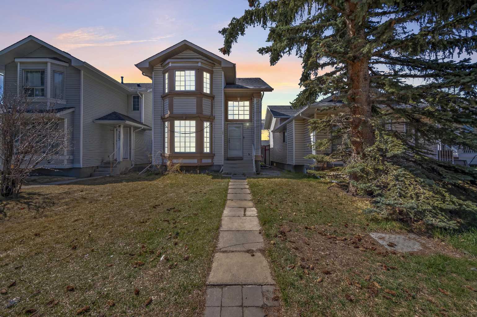 369 Martinwood Pl NE, Calgary, AB T3J 3H7