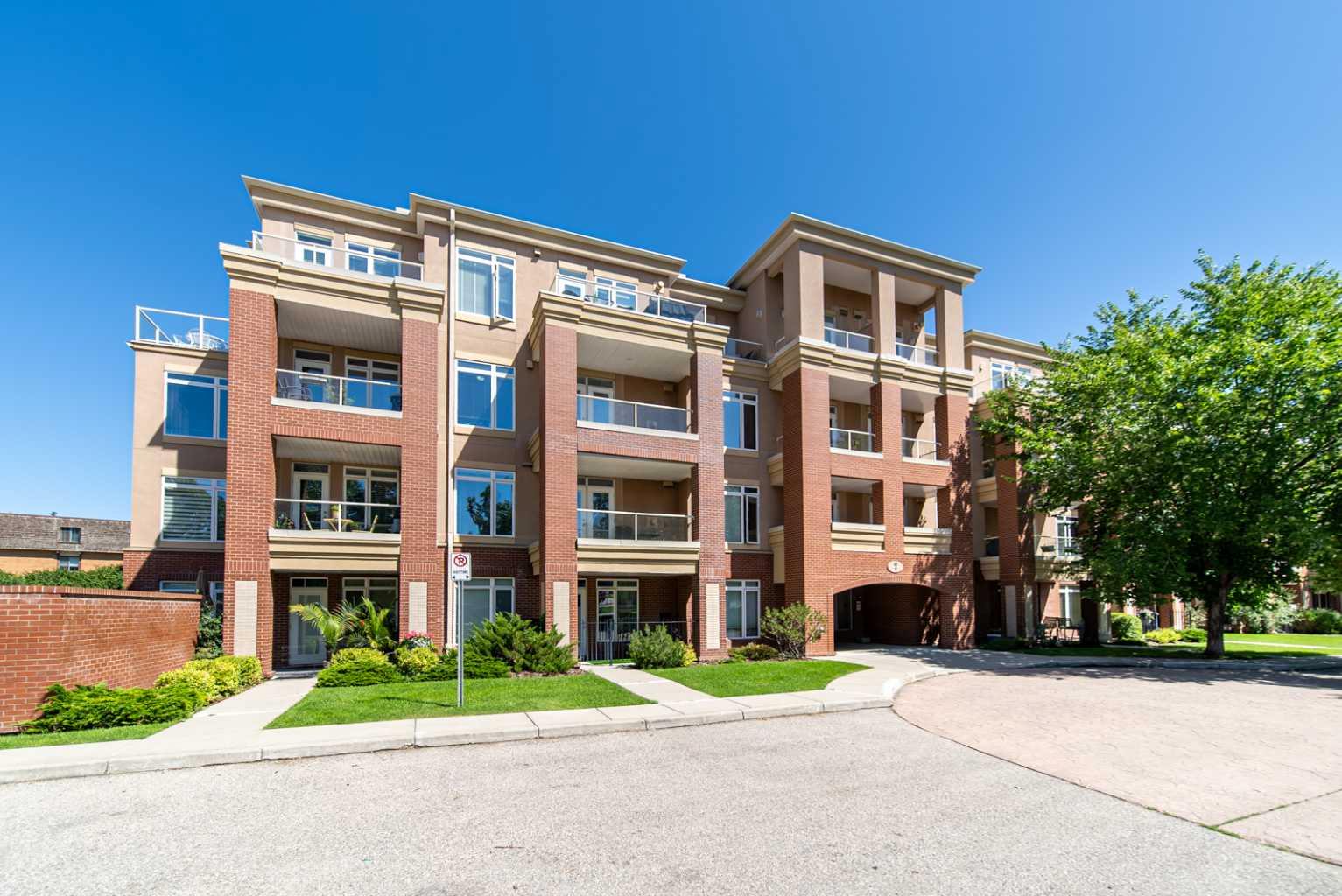 4 Hemlock Crescent Sw Unit 205, Calgary, AB T3C 2Z1