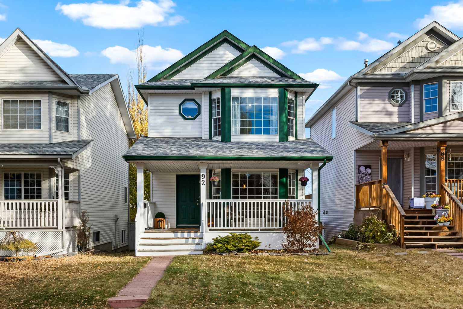 92 Hidden Spring Pl NW, Calgary, AB T3A 5H6