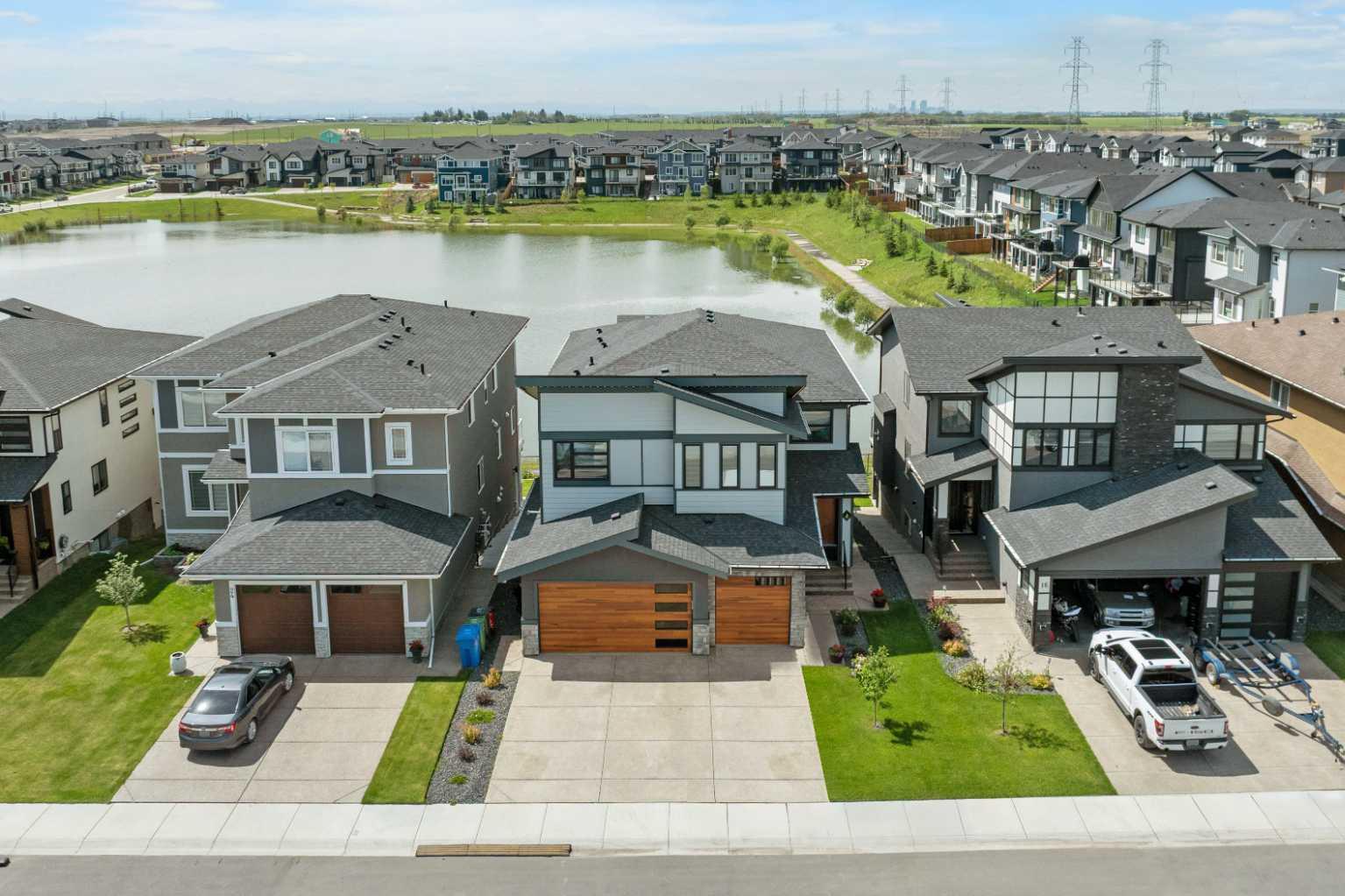 20 Waterford Hts, Chestermere, AB T1X 2M8