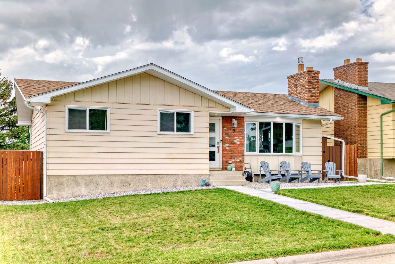 9 Carolina Dr, Cochrane, AB T4C 1C2