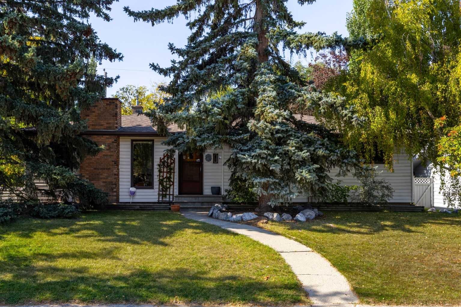 151 Waterloo Dr SW, Calgary, AB T3C 3G4