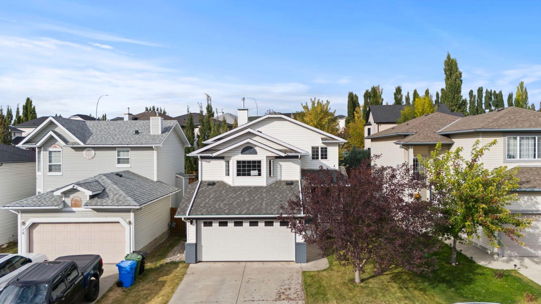 20 Tuscarora Pl NW, Calgary, AB T3L 2G1